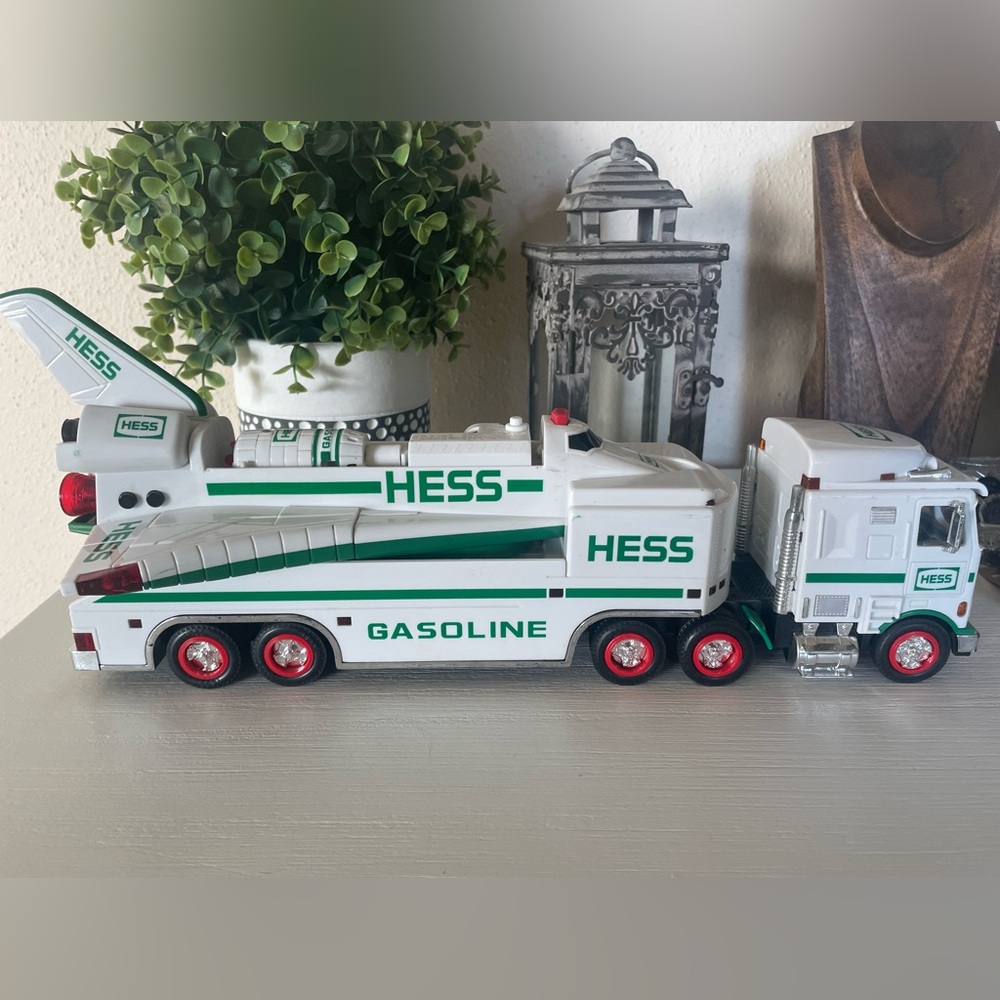 Vintage Hess 1999 Toy Truck and Space Shuttle With Satellite complete w/shuttle